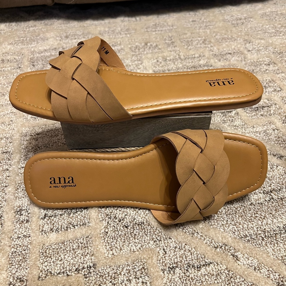 ANA KINGS Size 11M